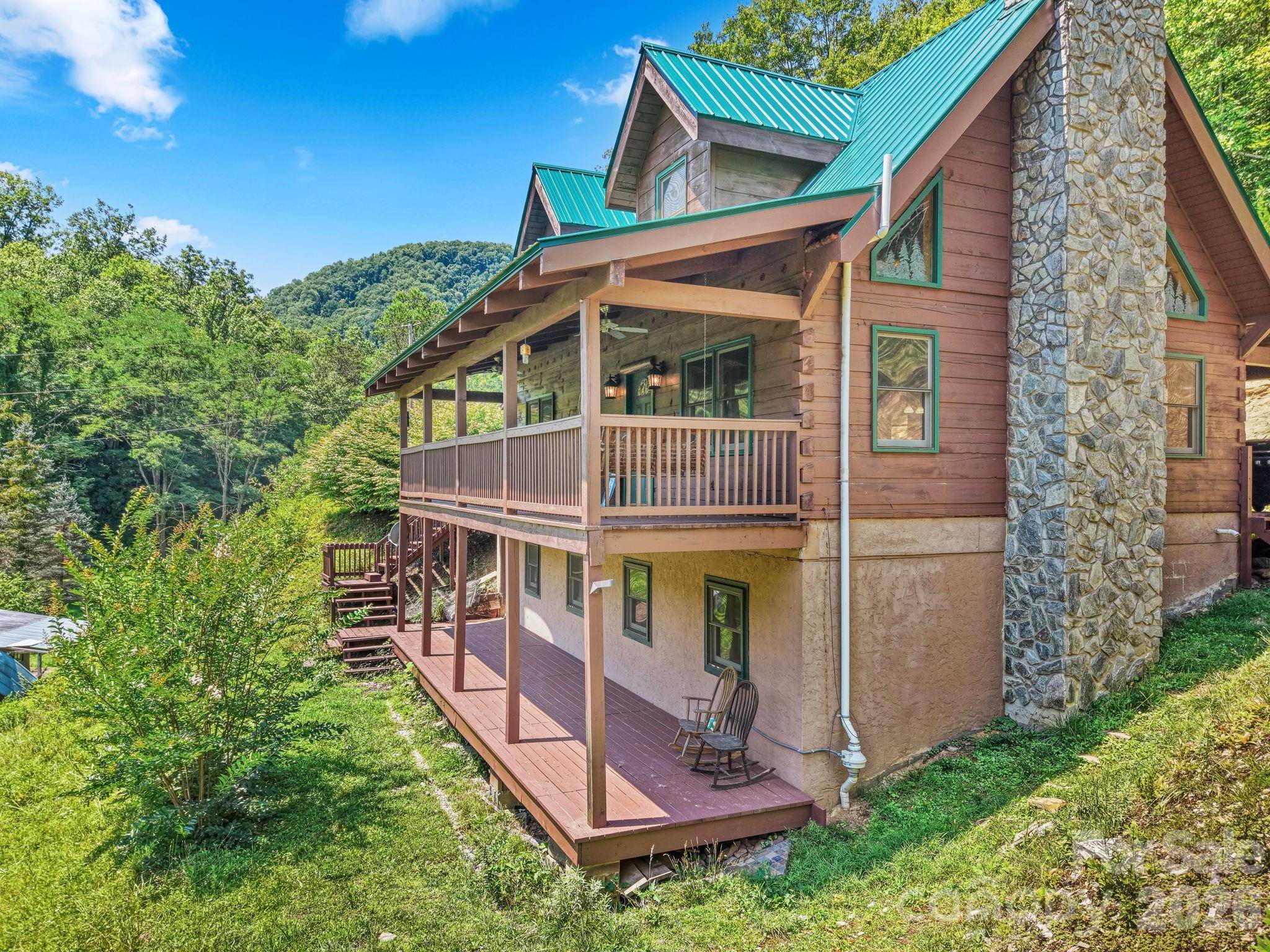 2560 Round Hill RD, Bryson City, NC 28713