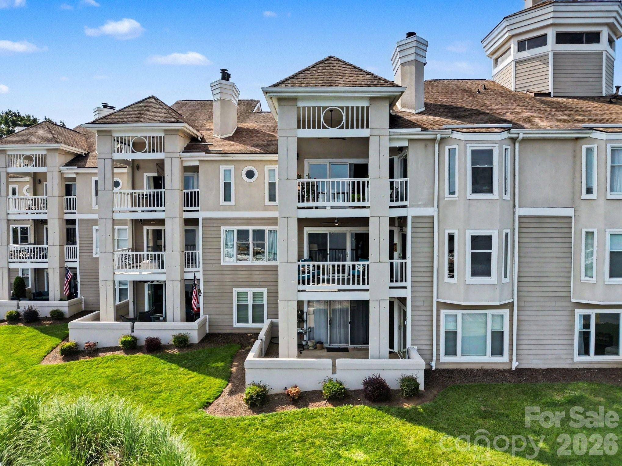 18613 Vineyard Point LN, Cornelius, NC 28031