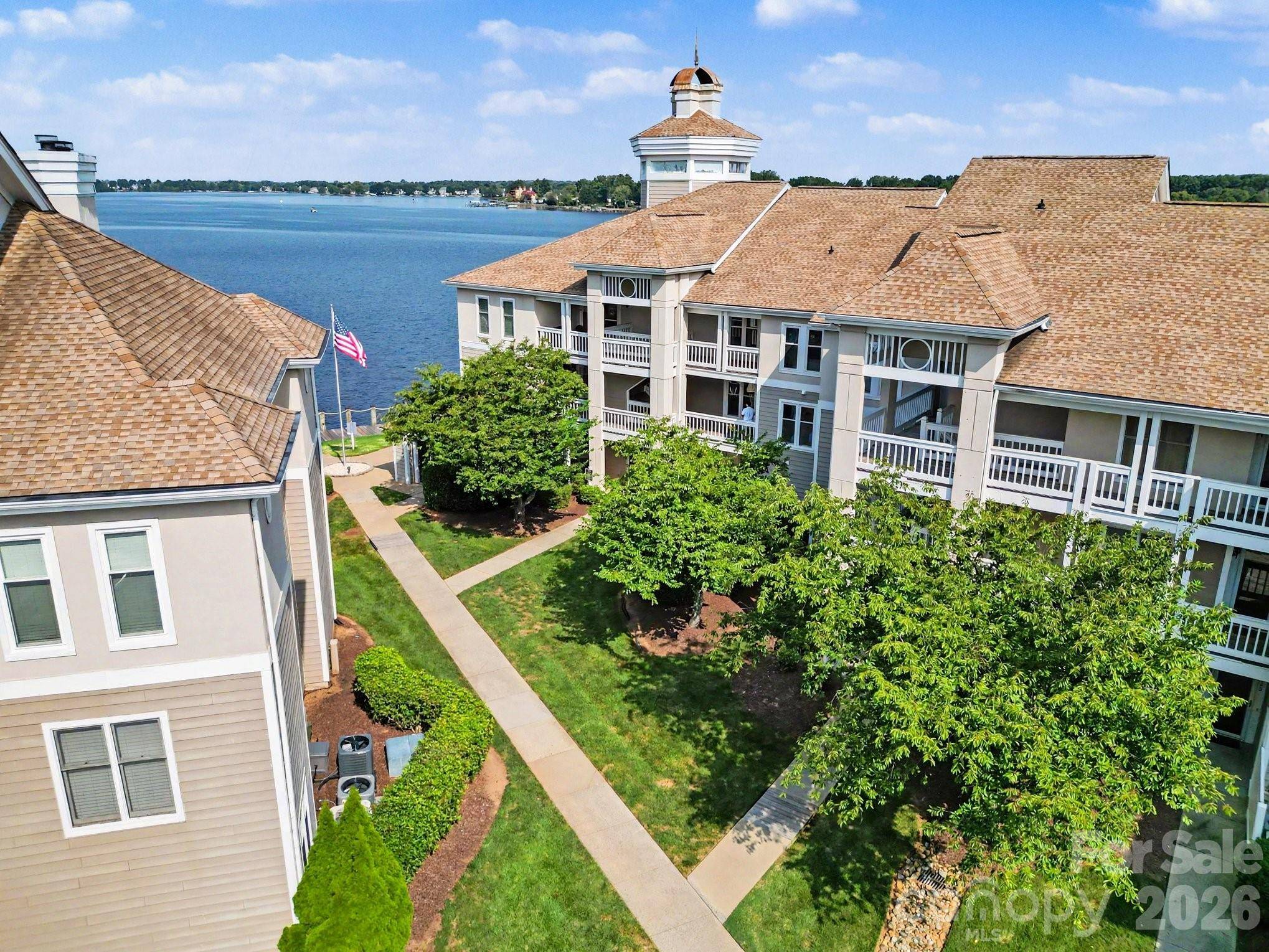 18613 Vineyard Point LN, Cornelius, NC 28031