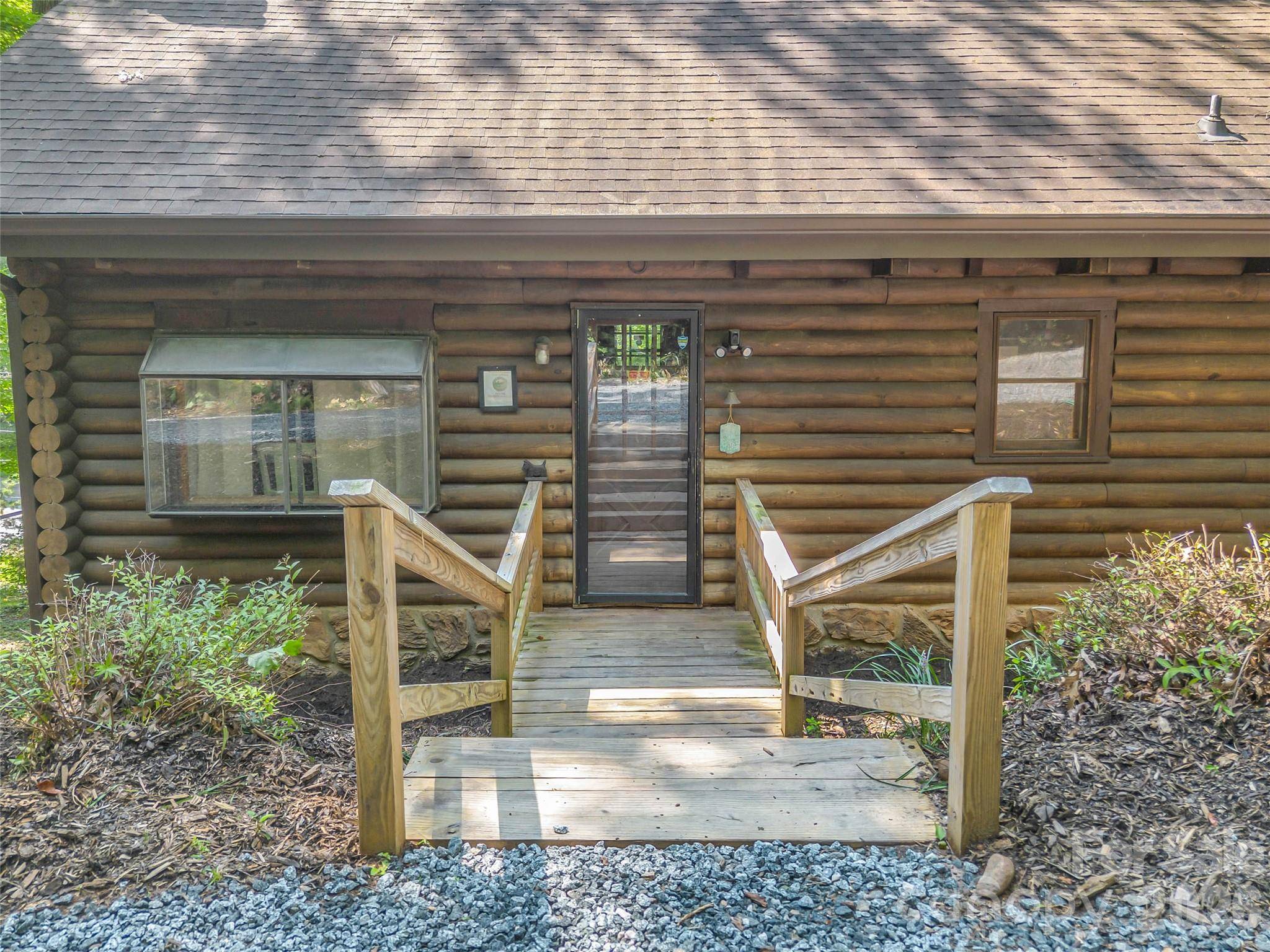 286 Harris RD, Lake Lure, NC 28746