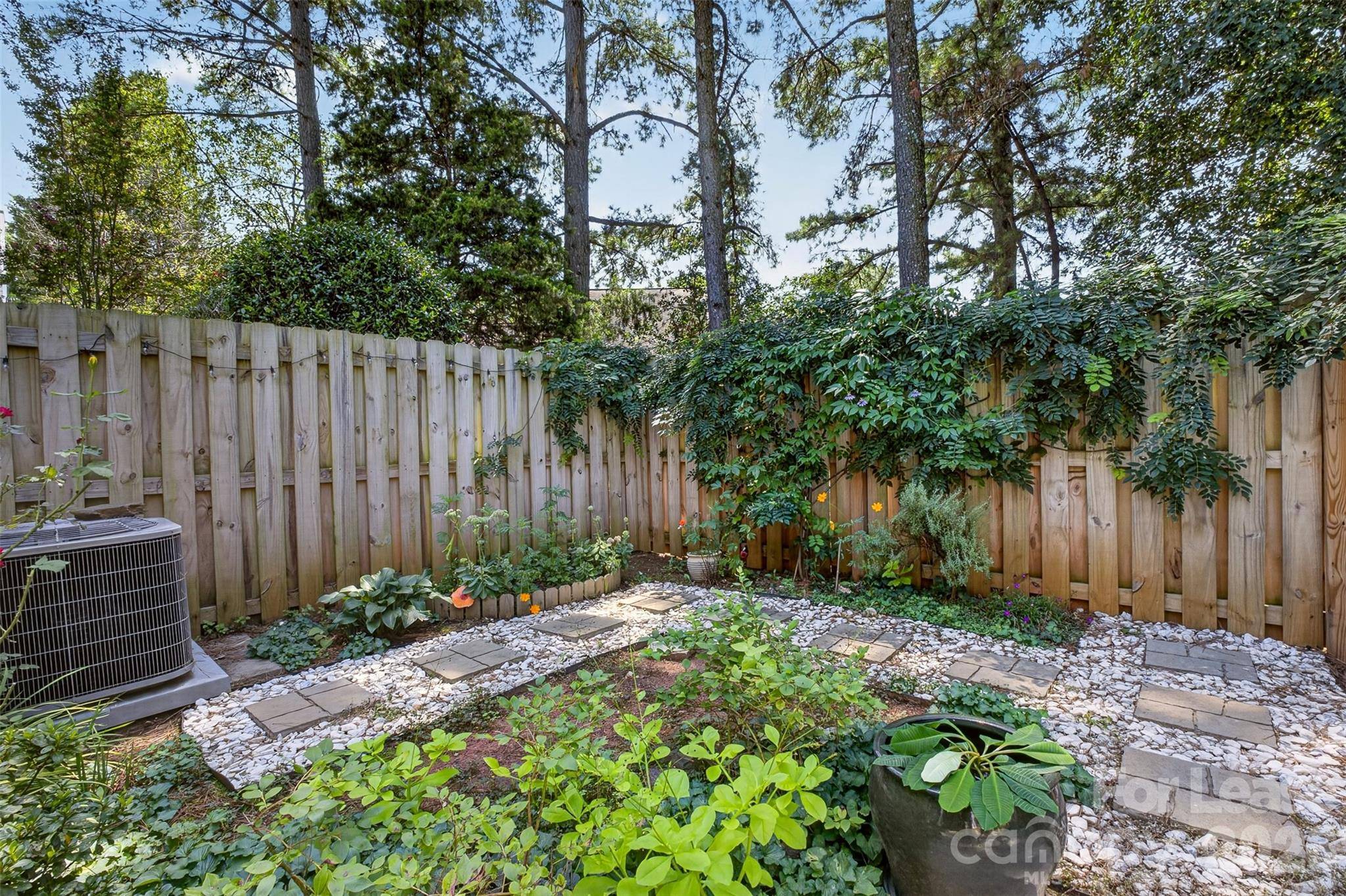 9020 Roseton LN, Charlotte, NC 28277