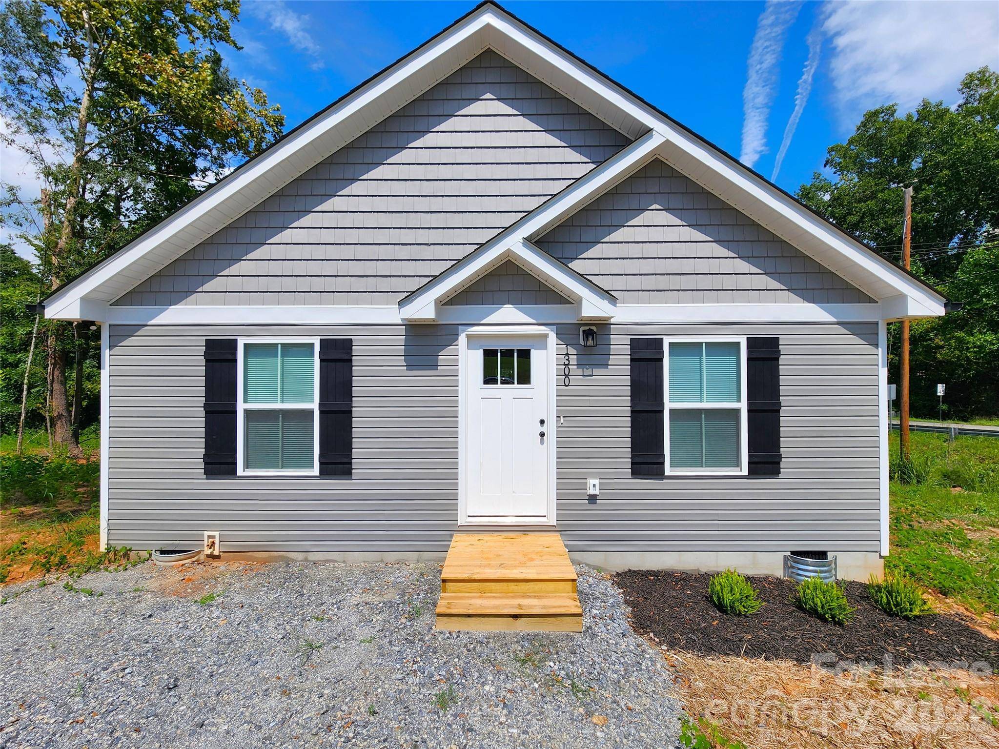 1300 Rainbow DR, Shelby, NC 28152