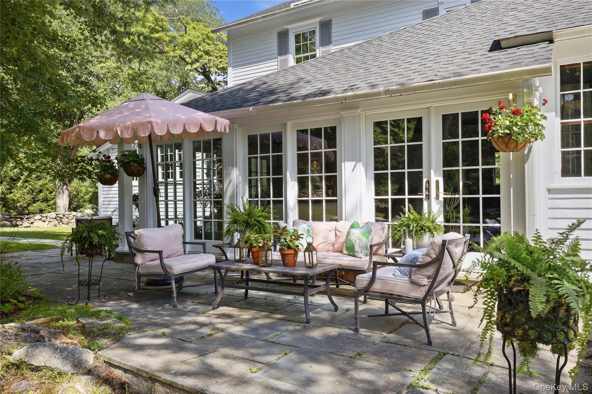 18 Salem RD, Pound Ridge, NY 10576