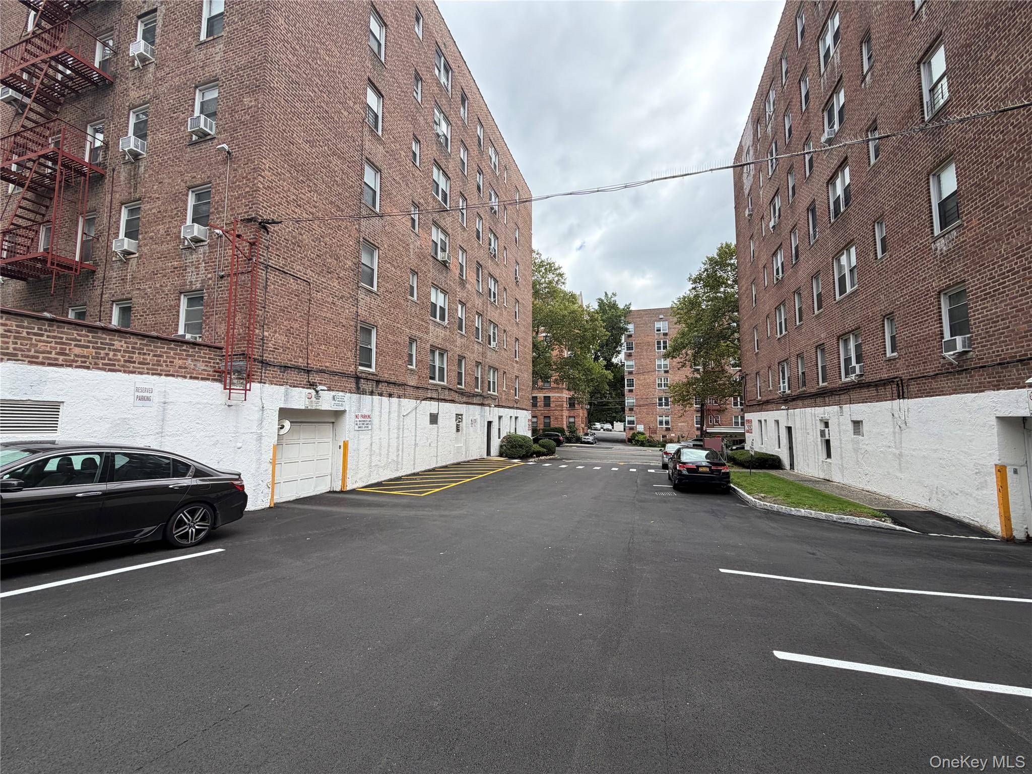 821 Bronx River RD #BG, Bronxville, NY 10708