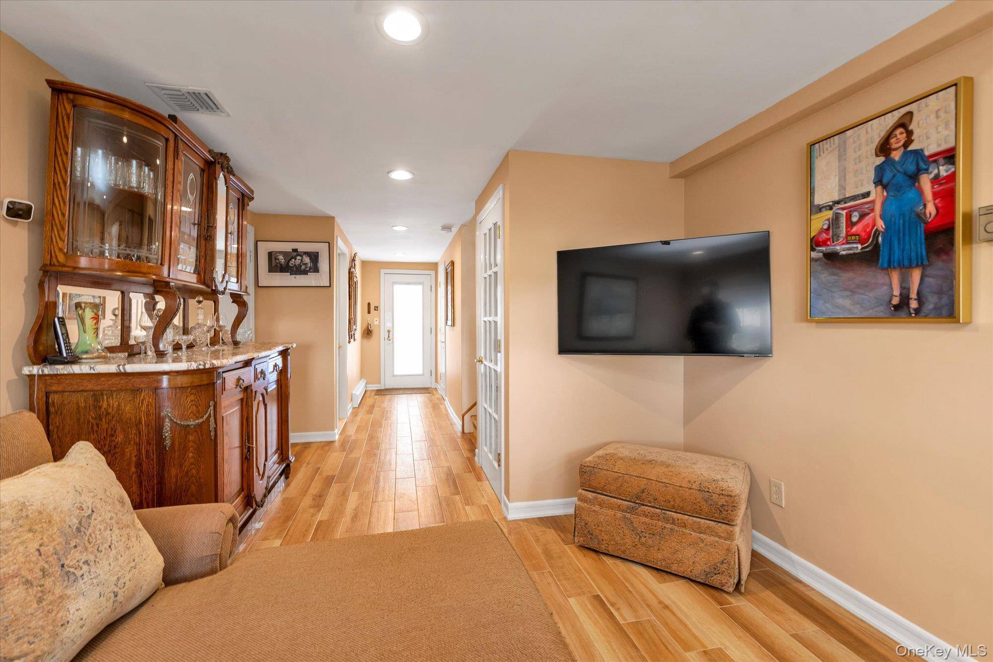 2781 S Saint Marks AVE, Bellmore, NY 11710