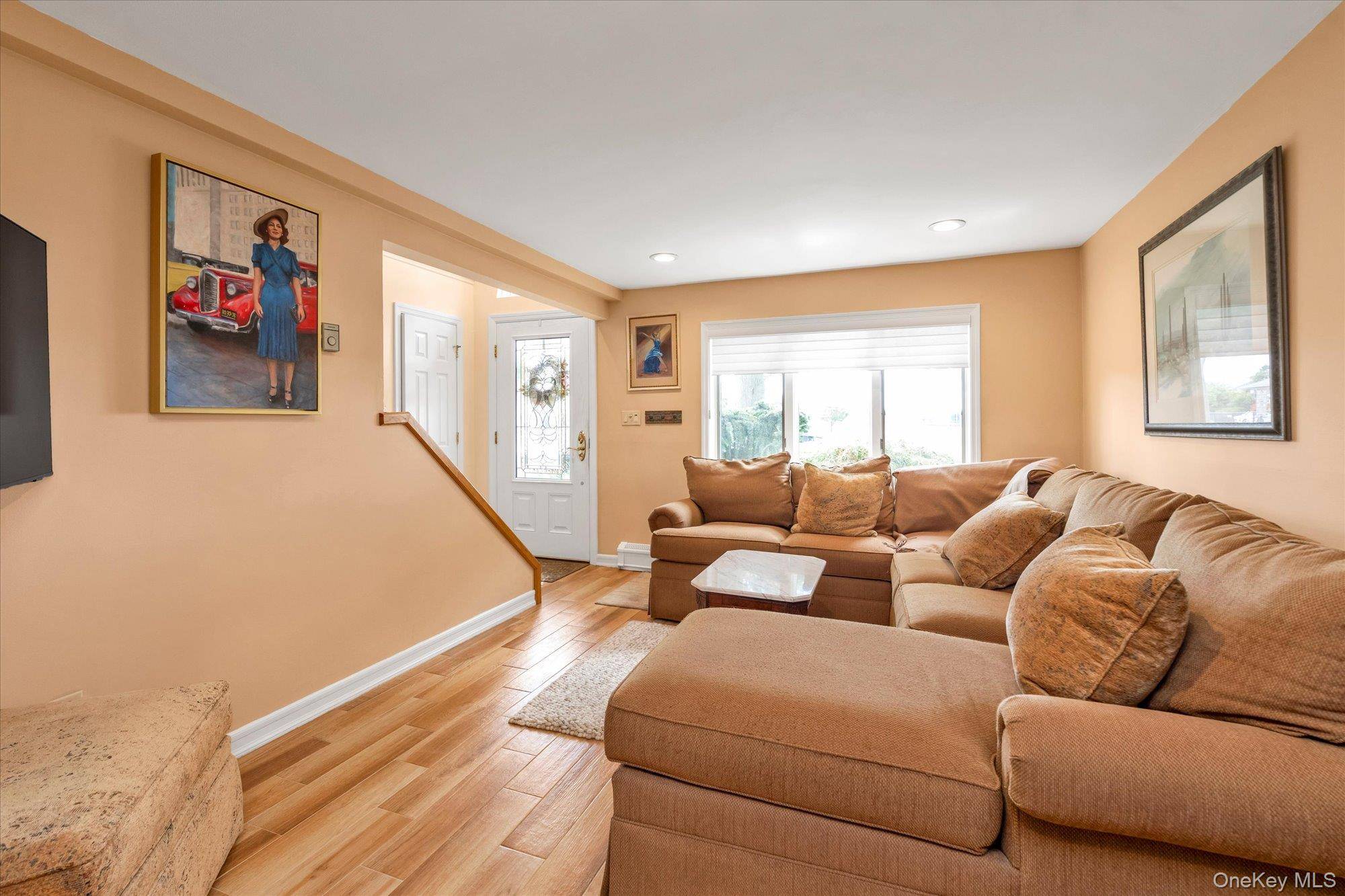 2781 S Saint Marks AVE, Bellmore, NY 11710