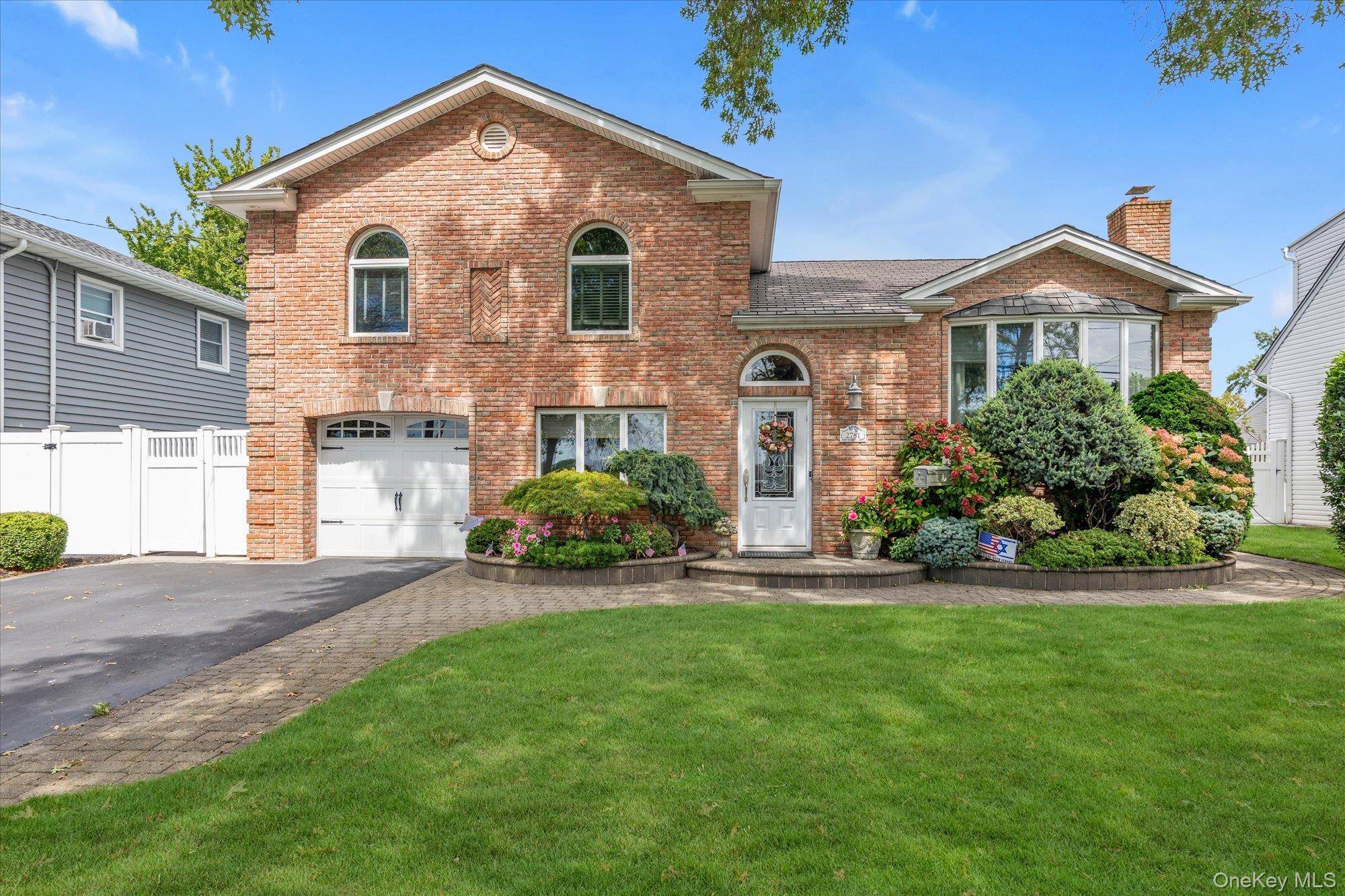 2781 S Saint Marks AVE, Bellmore, NY 11710