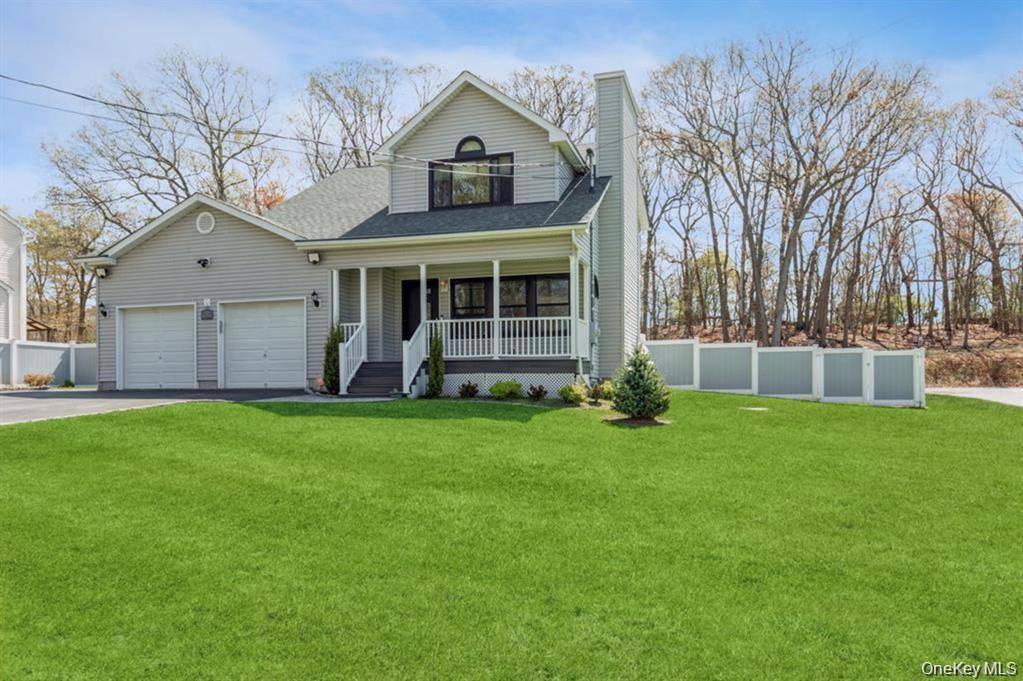 12 Midvale AVE, Port Jefferson Station, NY 11776