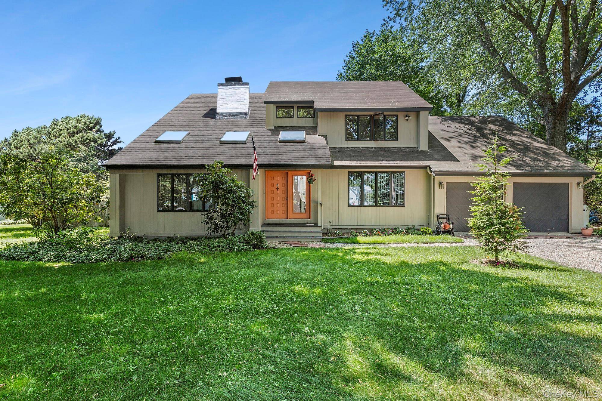 9 Hazelwood AVE, Westhampton Beach, NY 11978