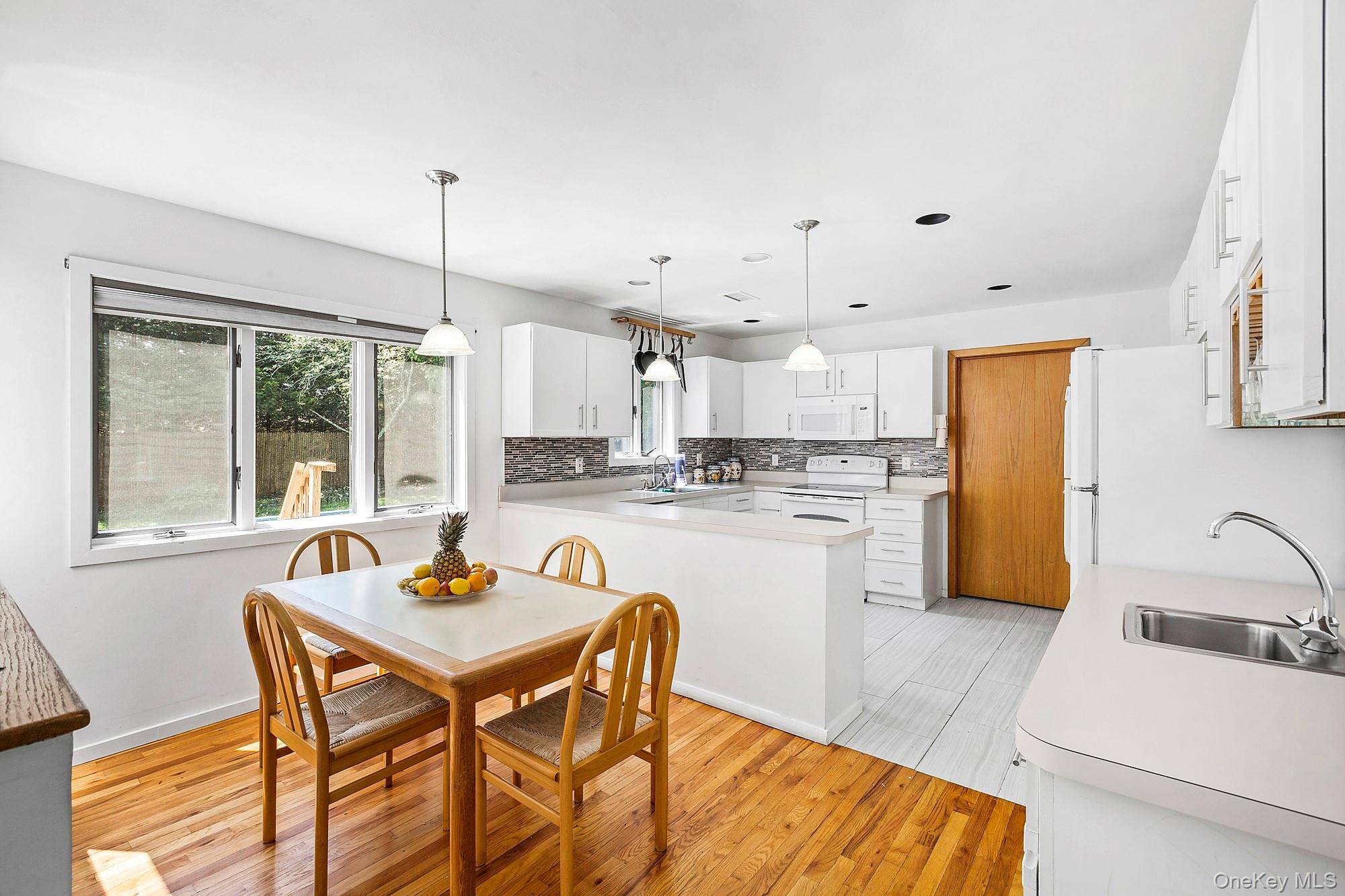 9 Hazelwood AVE, Westhampton Beach, NY 11978