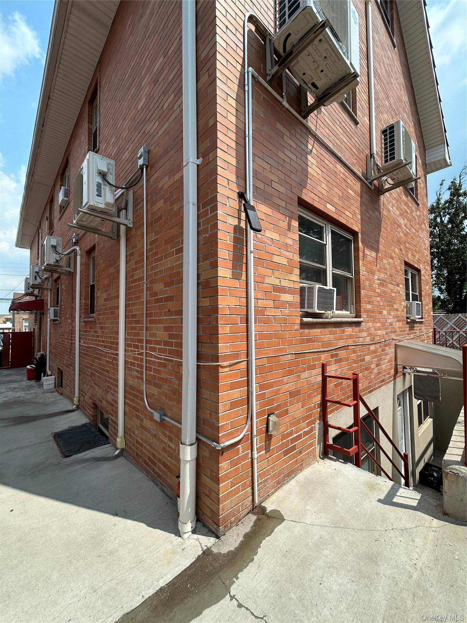 76-18 57th RD, Middle Village, NY 11379