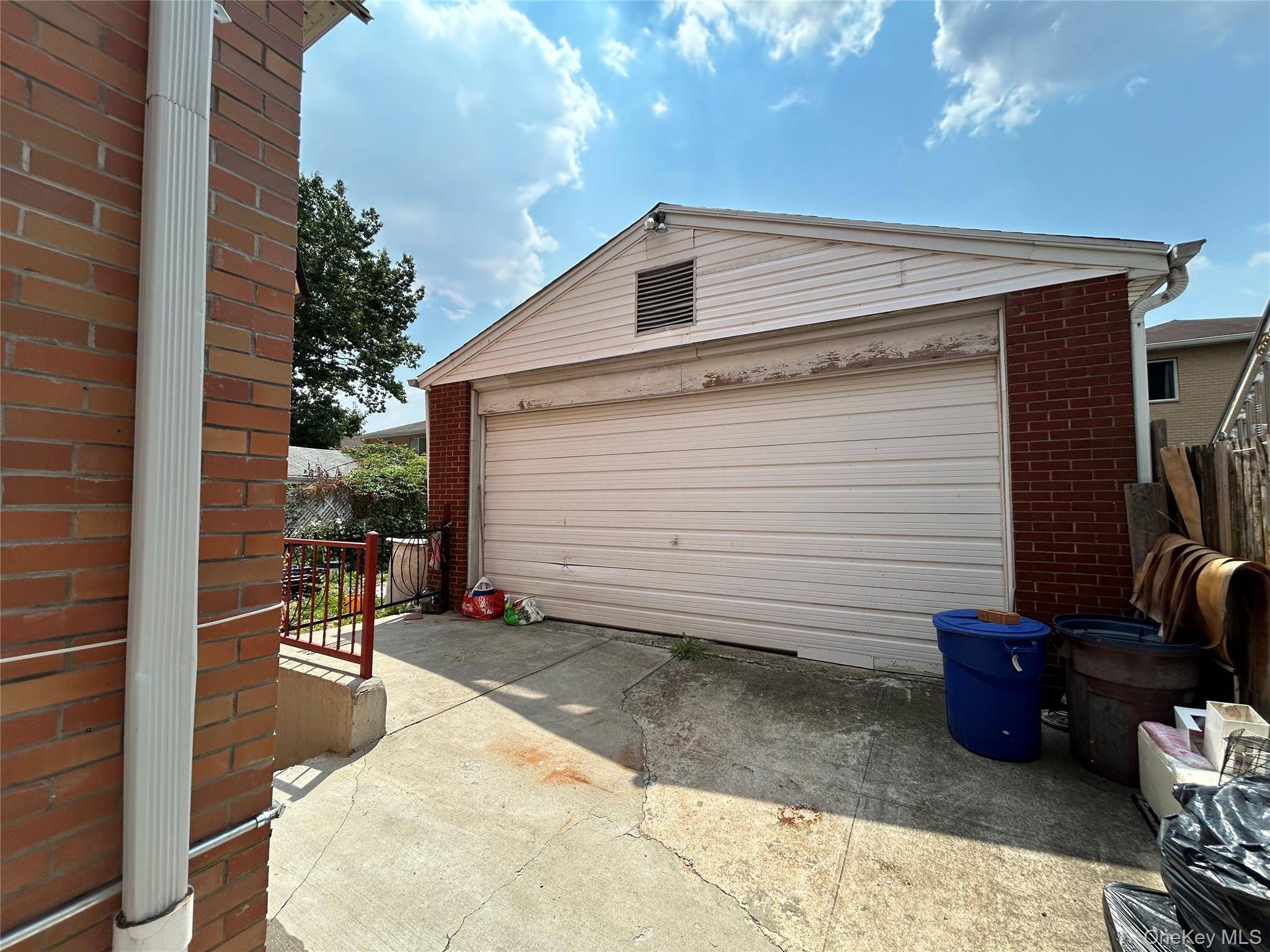 76-18 57th RD, Middle Village, NY 11379