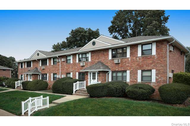 839 Lake BLVD #839-7, Lindenhurst, NY 11757