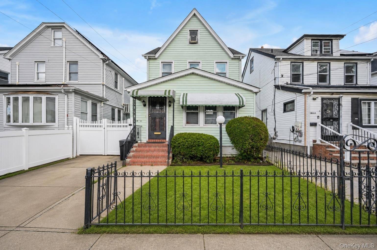 114-31 210th ST, Cambria Heights, NY 11411