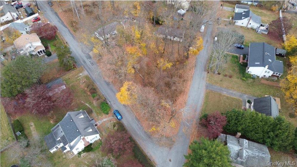 14 Hawthorne RD, Carmel, NY 10512
