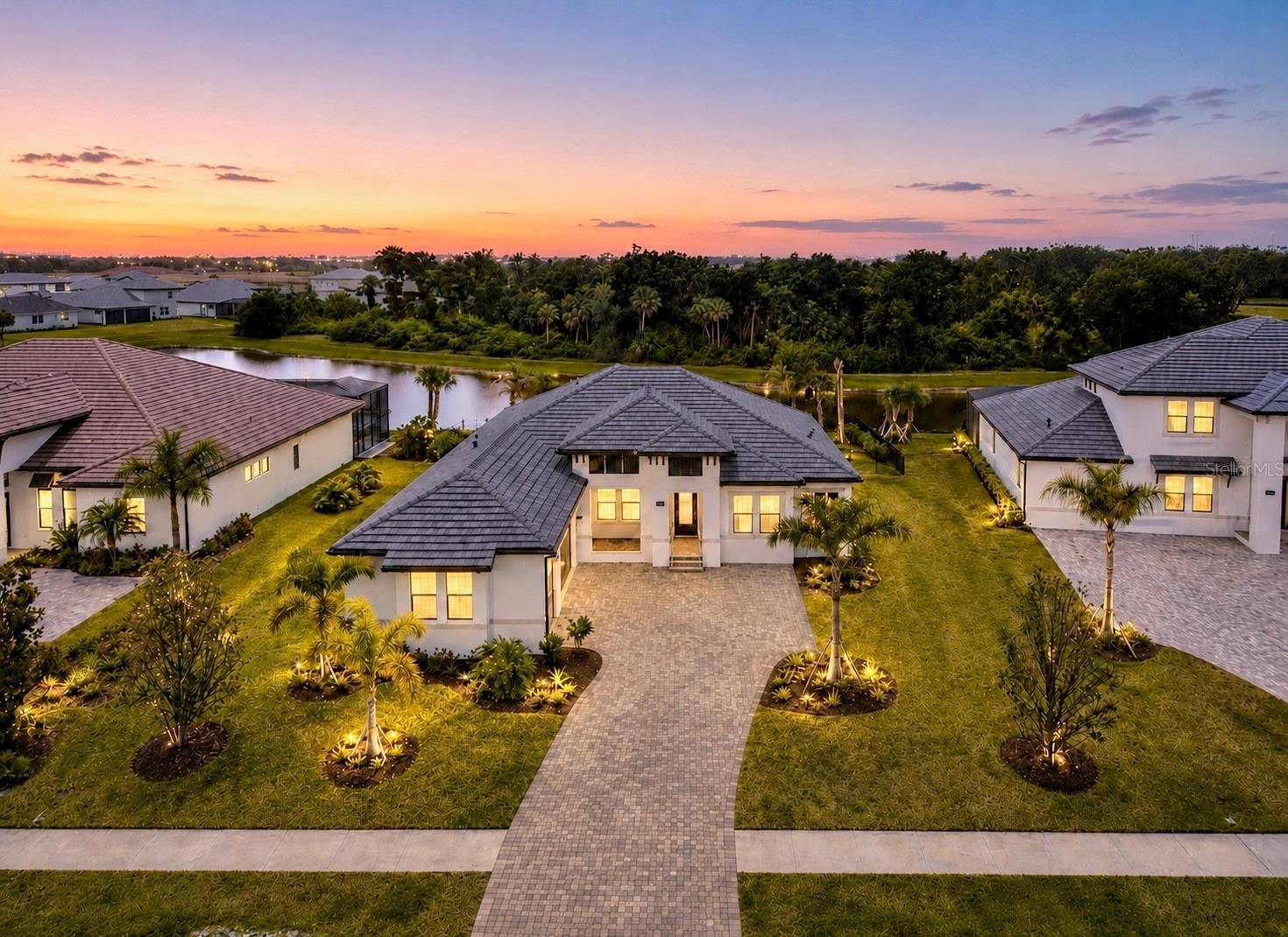 1154 KINGS WAY DR, Nokomis, FL 34275