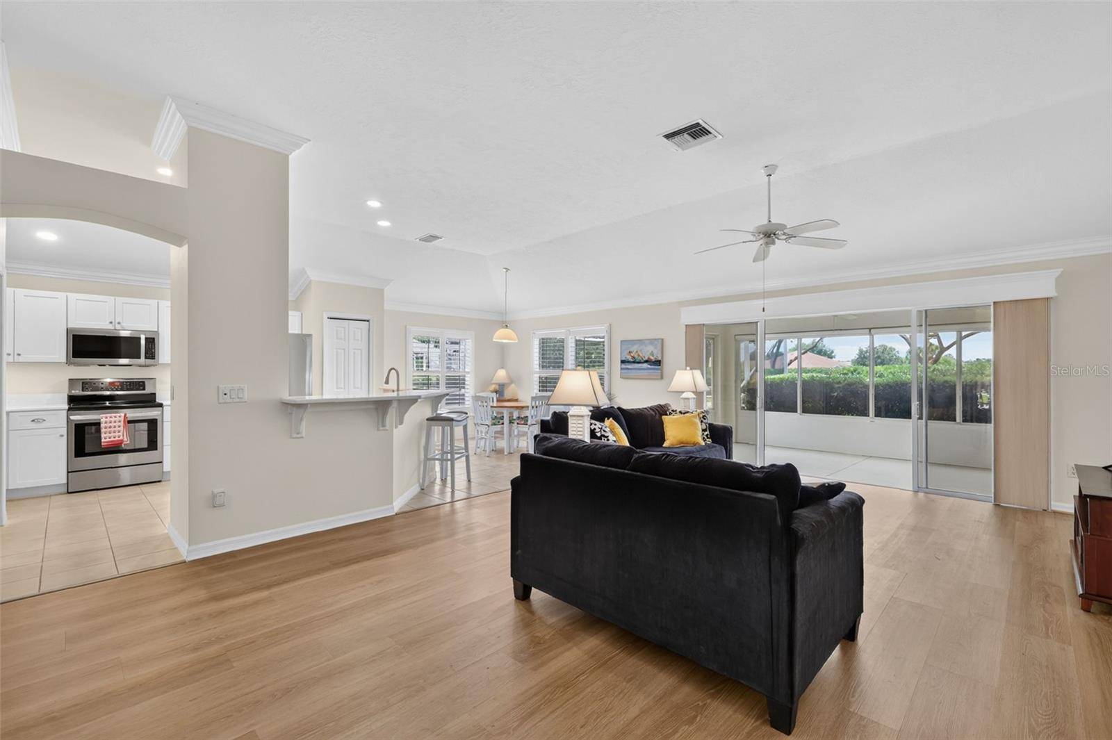 1218 CAMERO DR, Lady Lake, FL 32159