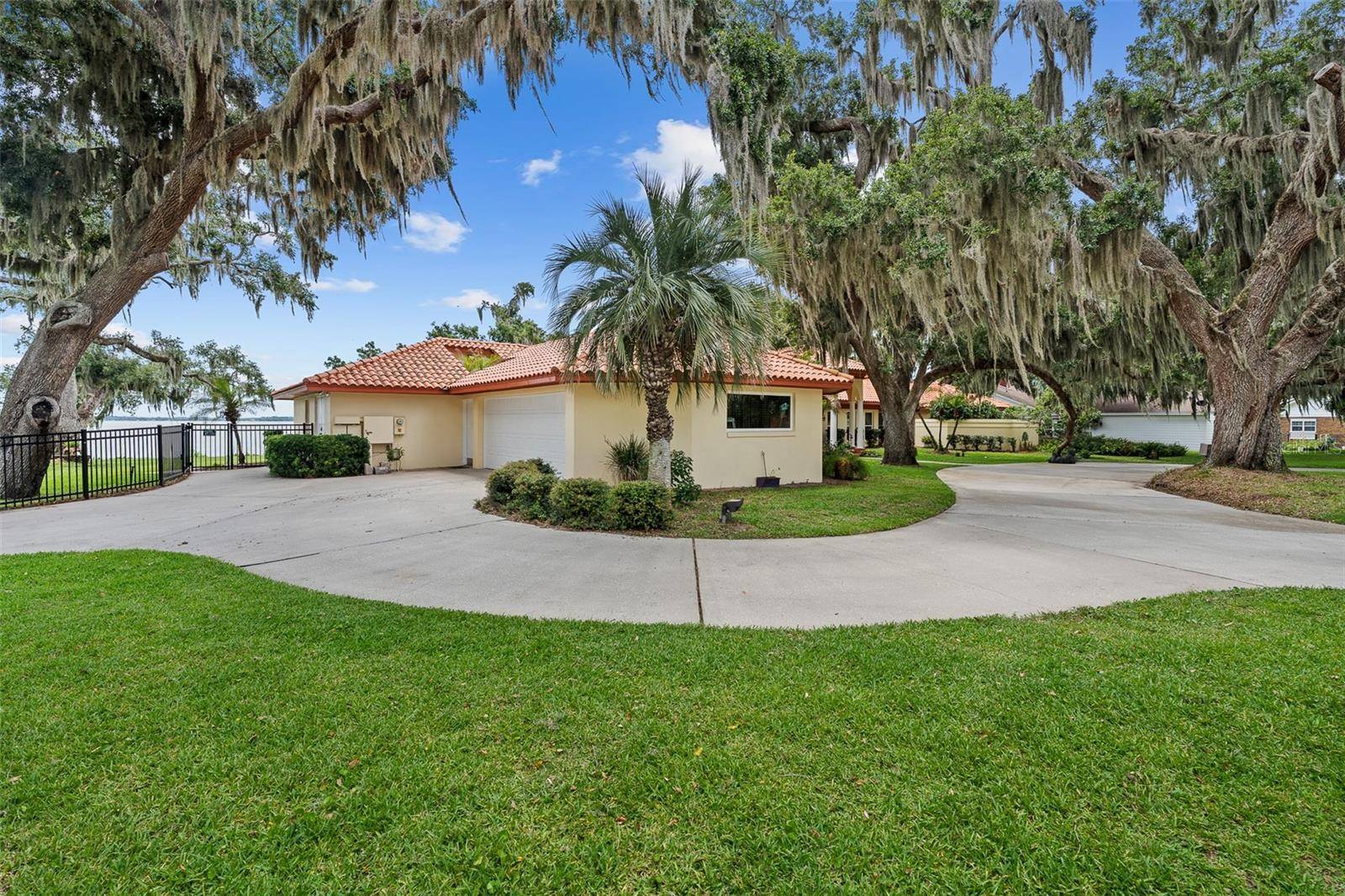 1412 MOSSWOOD DR, Leesburg, FL 34748
