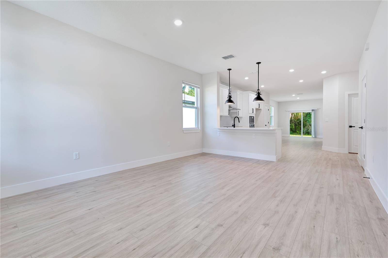 427 E 13TH ST, Apopka, FL 32703