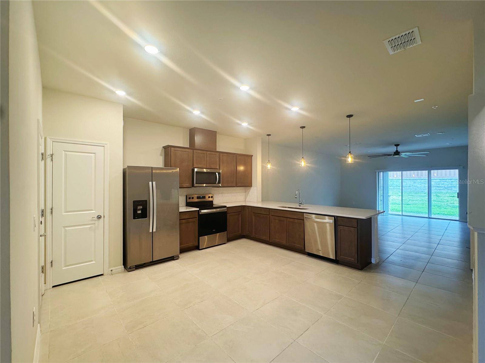 393 MEADOWLAND PT, Oviedo, FL 32765