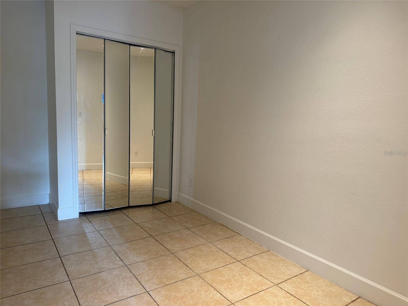 2416 S MAYER AVE #6, Orlando, FL 32806