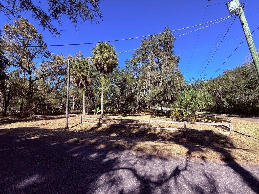 1204 DAVIES RD, Brandon, FL 33511