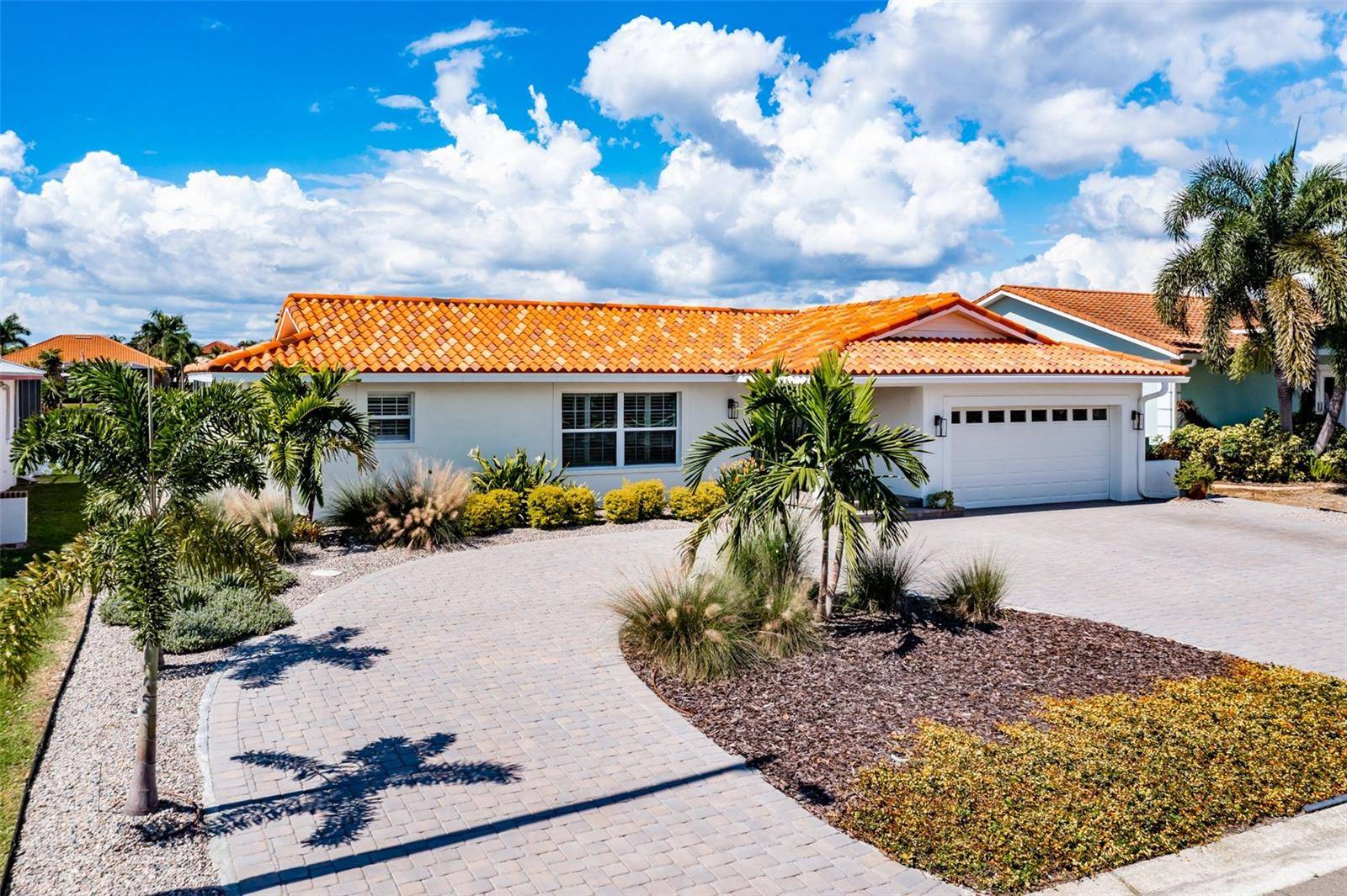 917 CHIPAWAY DR, Apollo Beach, FL 33572
