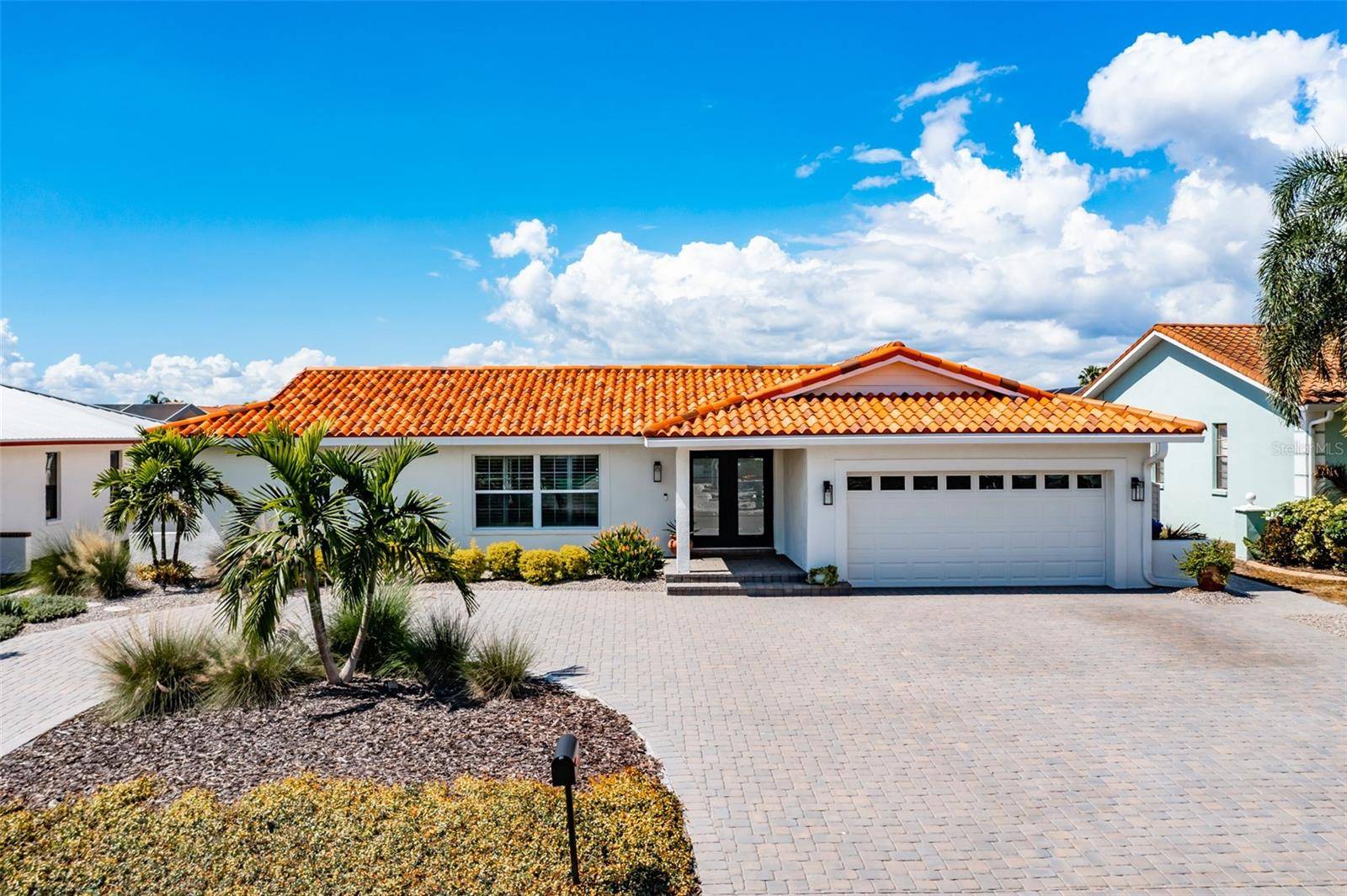 917 CHIPAWAY DR, Apollo Beach, FL 33572