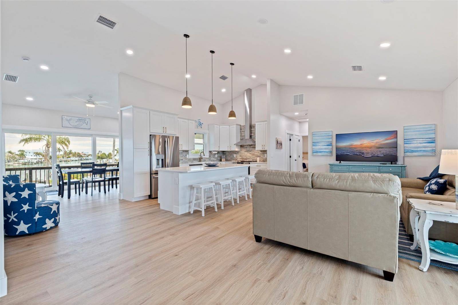 605 115TH AVE, Treasure Island, FL 33706