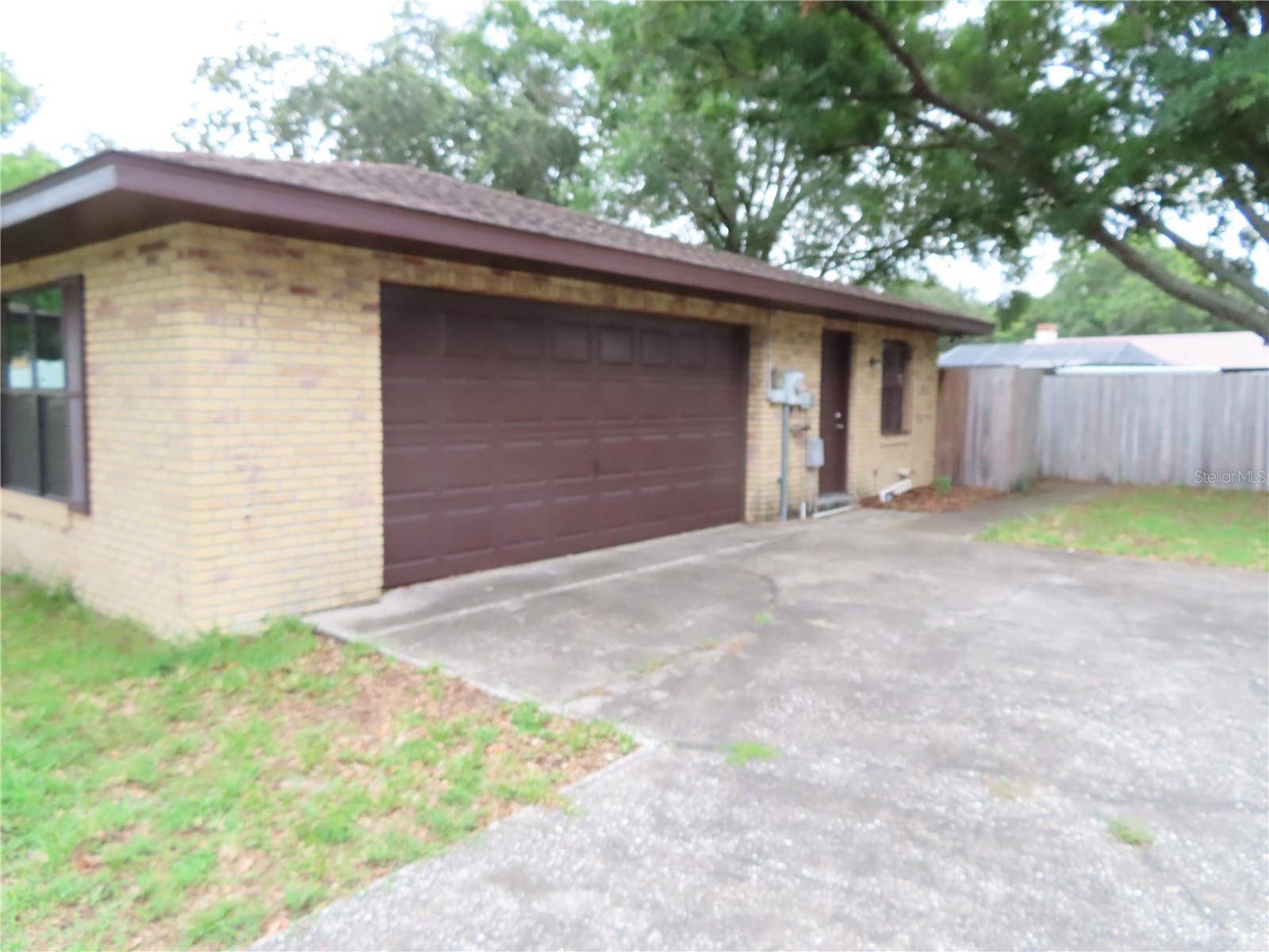 2016 AMESBURY DR, Auburndale, FL 33823