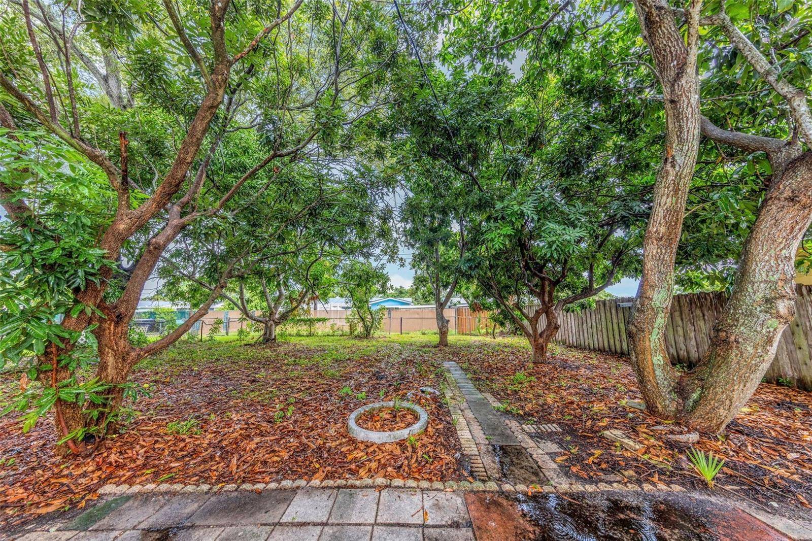 5621 11TH AVE N, St Petersburg, FL 33710