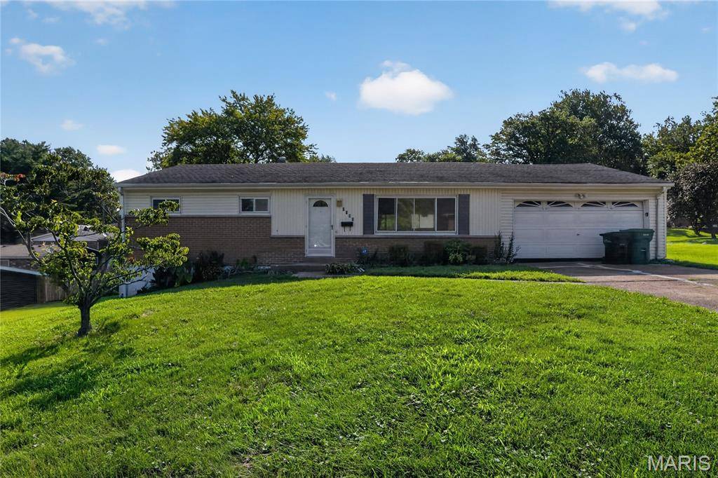 5500 Donbar DR, St Louis, MO 63121