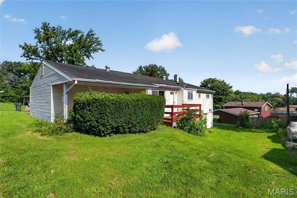 5500 Donbar DR, St Louis, MO 63121