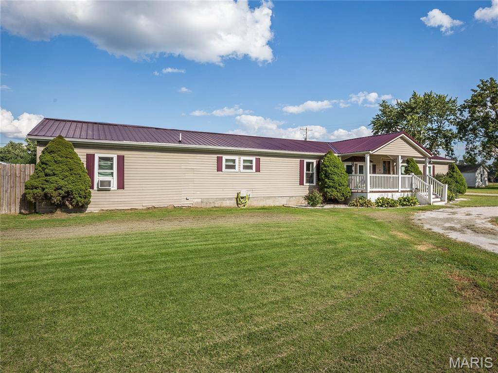 112 Schmidt ST, Wilsonville, IL 62093