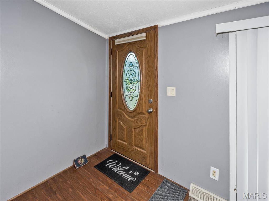 112 Schmidt ST, Wilsonville, IL 62093