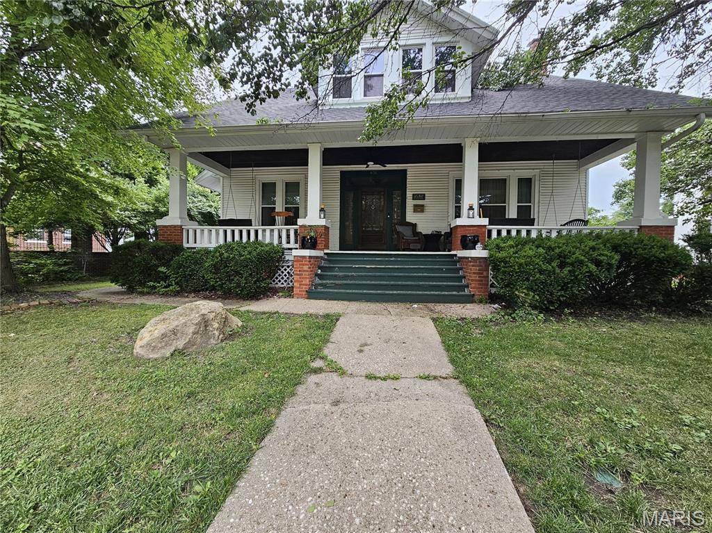 636 Jefferson ST, Hillsboro, IL 62049