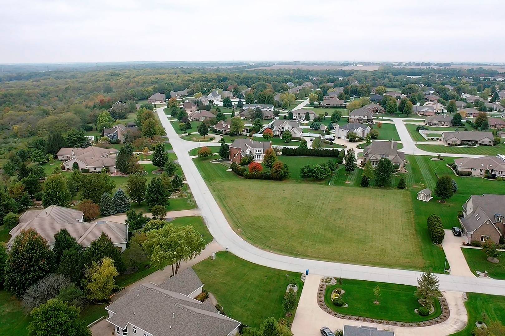 1040 Country LN, Bourbonnais, IL 60914