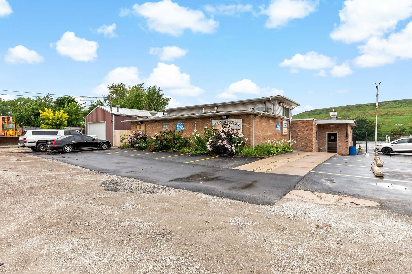 14042 S Croissant DR, Burnham, IL 60633