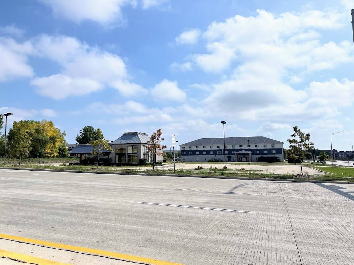 1290 W Normantown RD, Romeoville, IL 60446