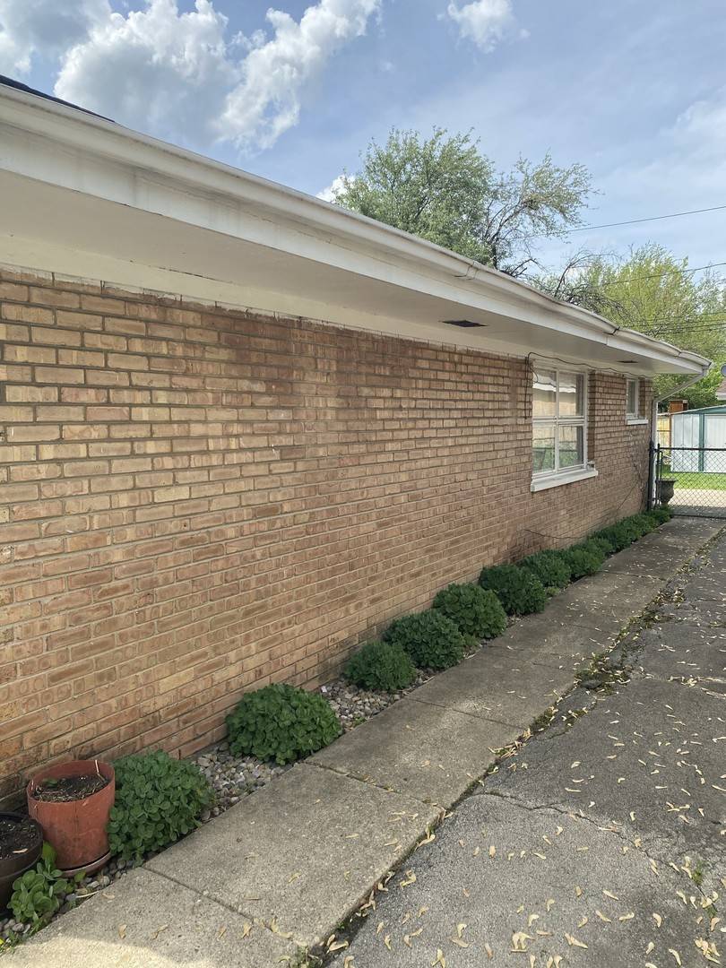 1521 E 13th PL, Ford Heights, IL 60411