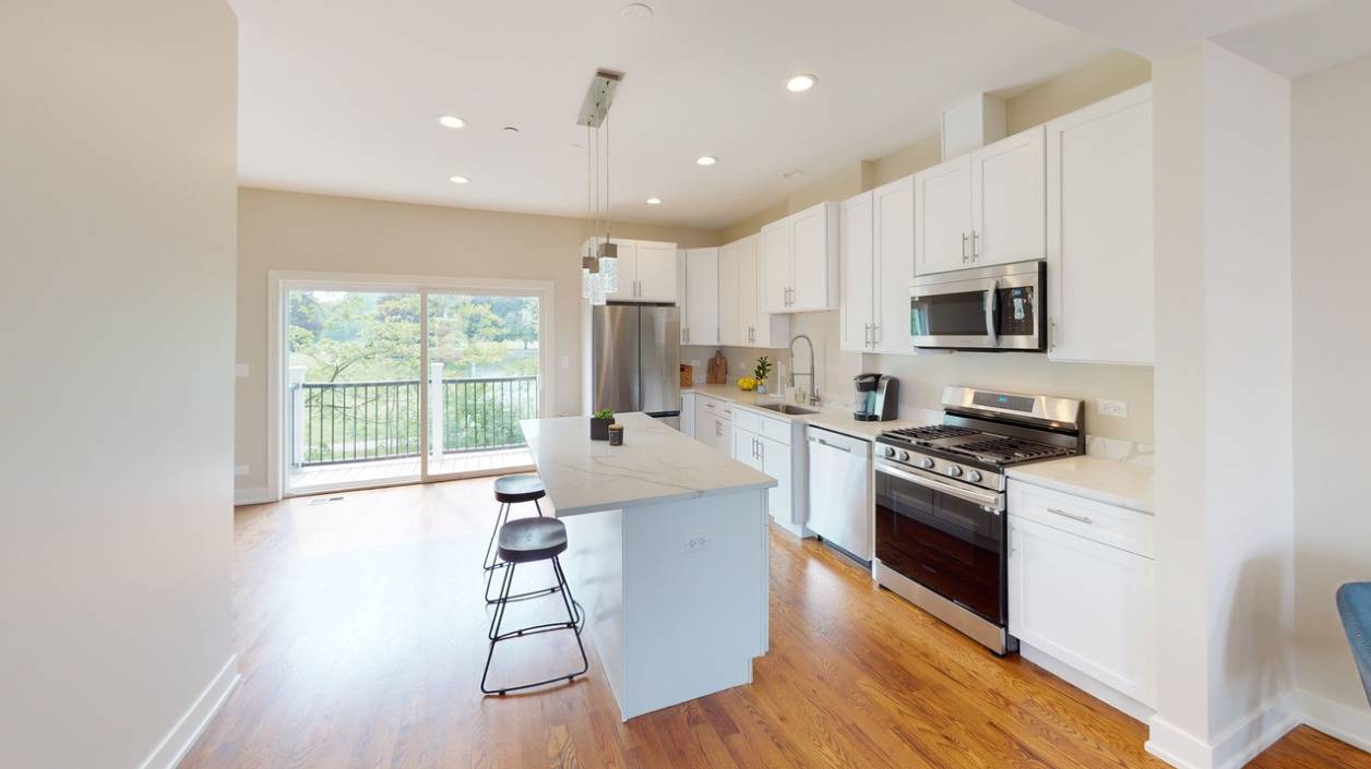 504 Highland Pkwy, Itasca, IL 60143