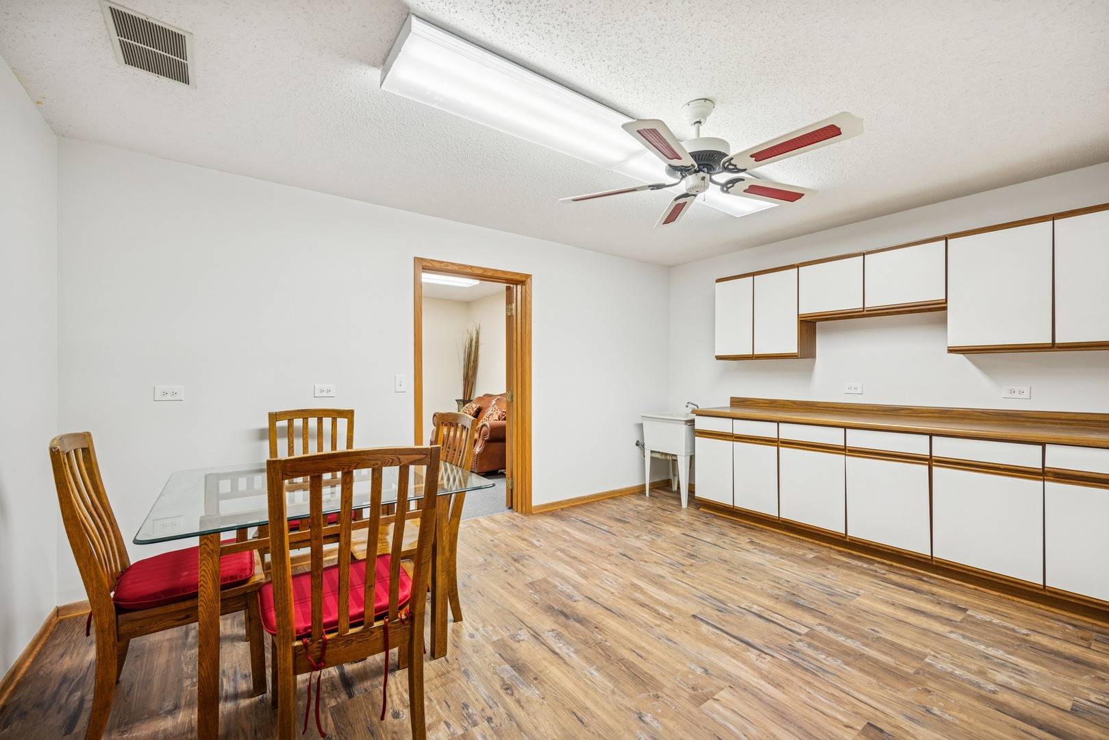 2050 Larkin AVE #200-201, Elgin, IL 60123