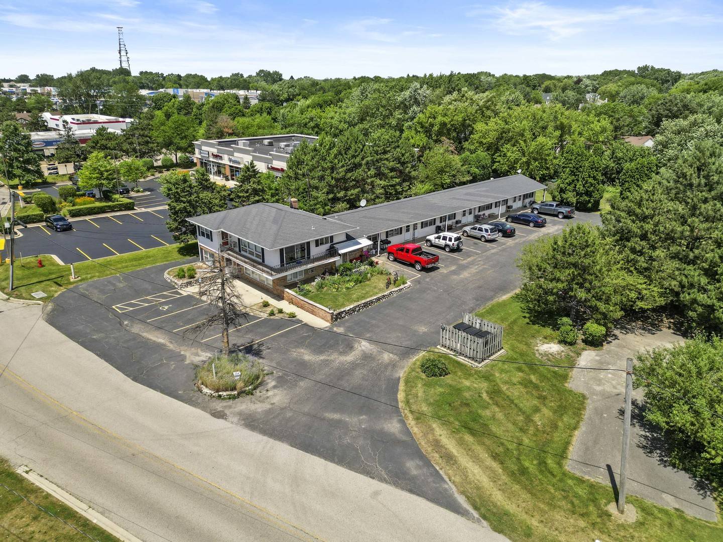 898 S Rand RD, Lake Zurich, IL 60047