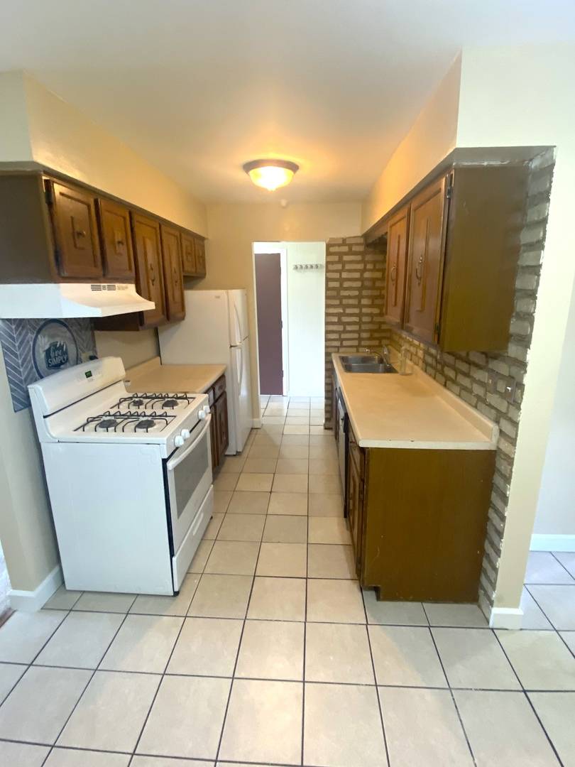 1412 Willow LN #2, Westmont, IL 60559