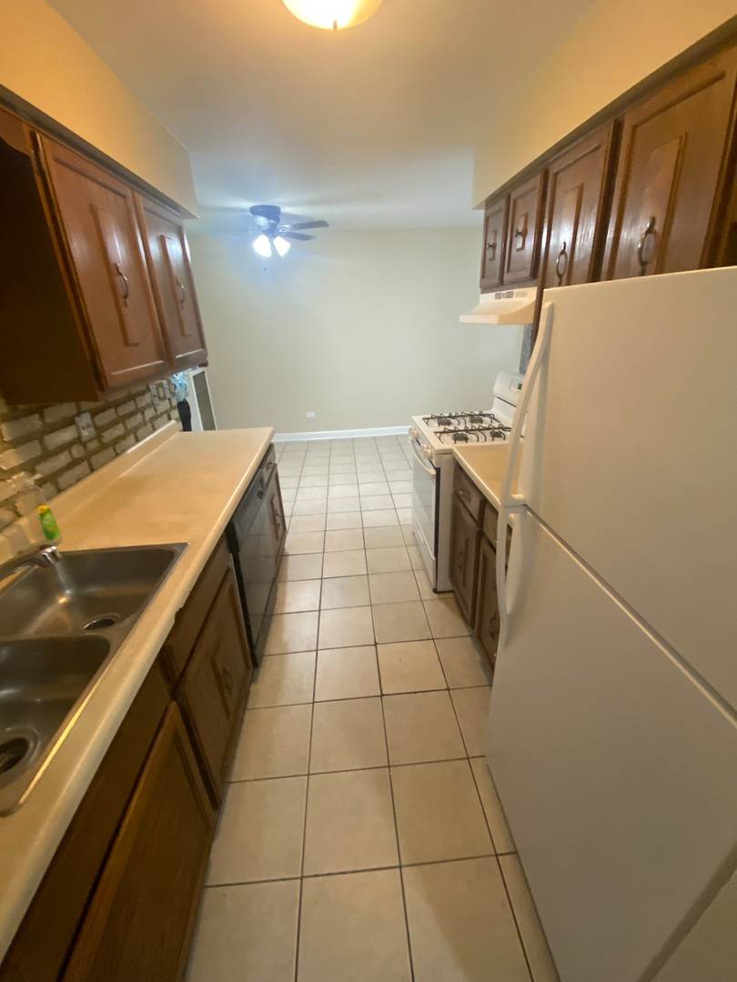 1412 Willow LN #2, Westmont, IL 60559