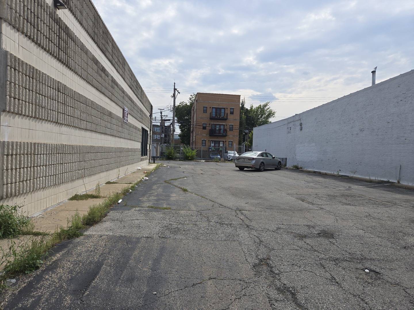 3711 W Lawrence AVE, Chicago, IL 60625