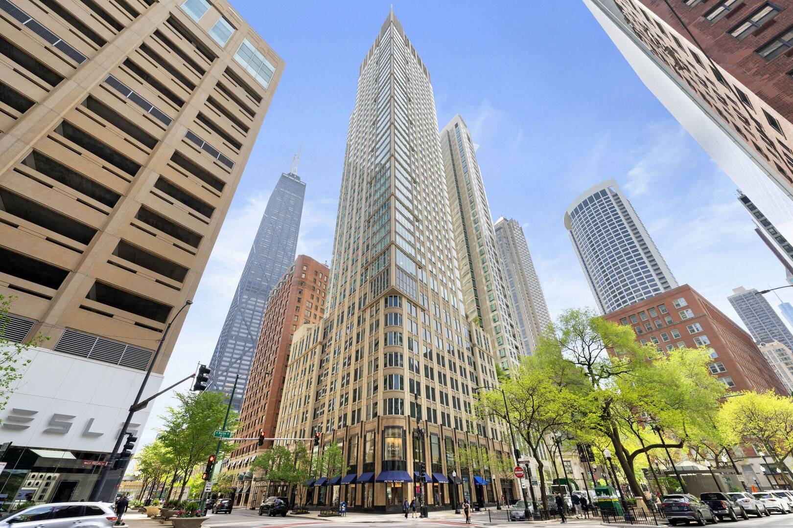 57 E Delaware PL #P-101, Chicago, IL 60611