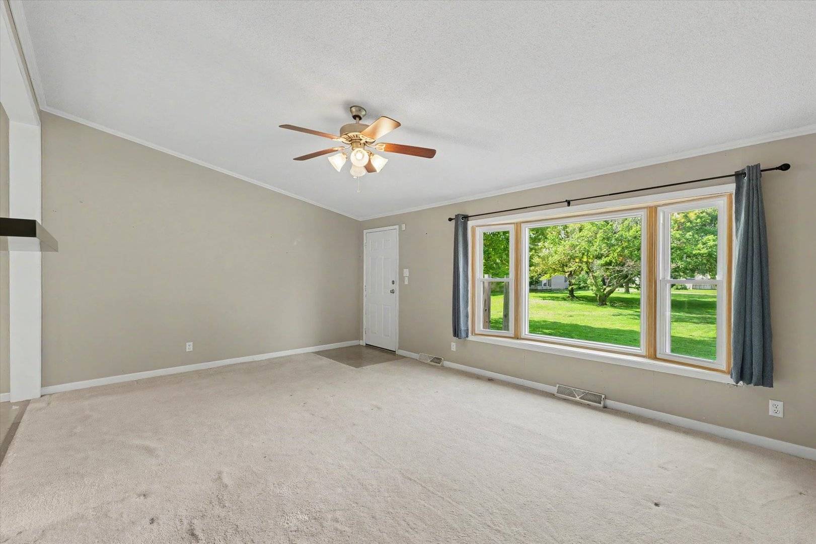 14 CHERRY CT, Ogden, IL 61859