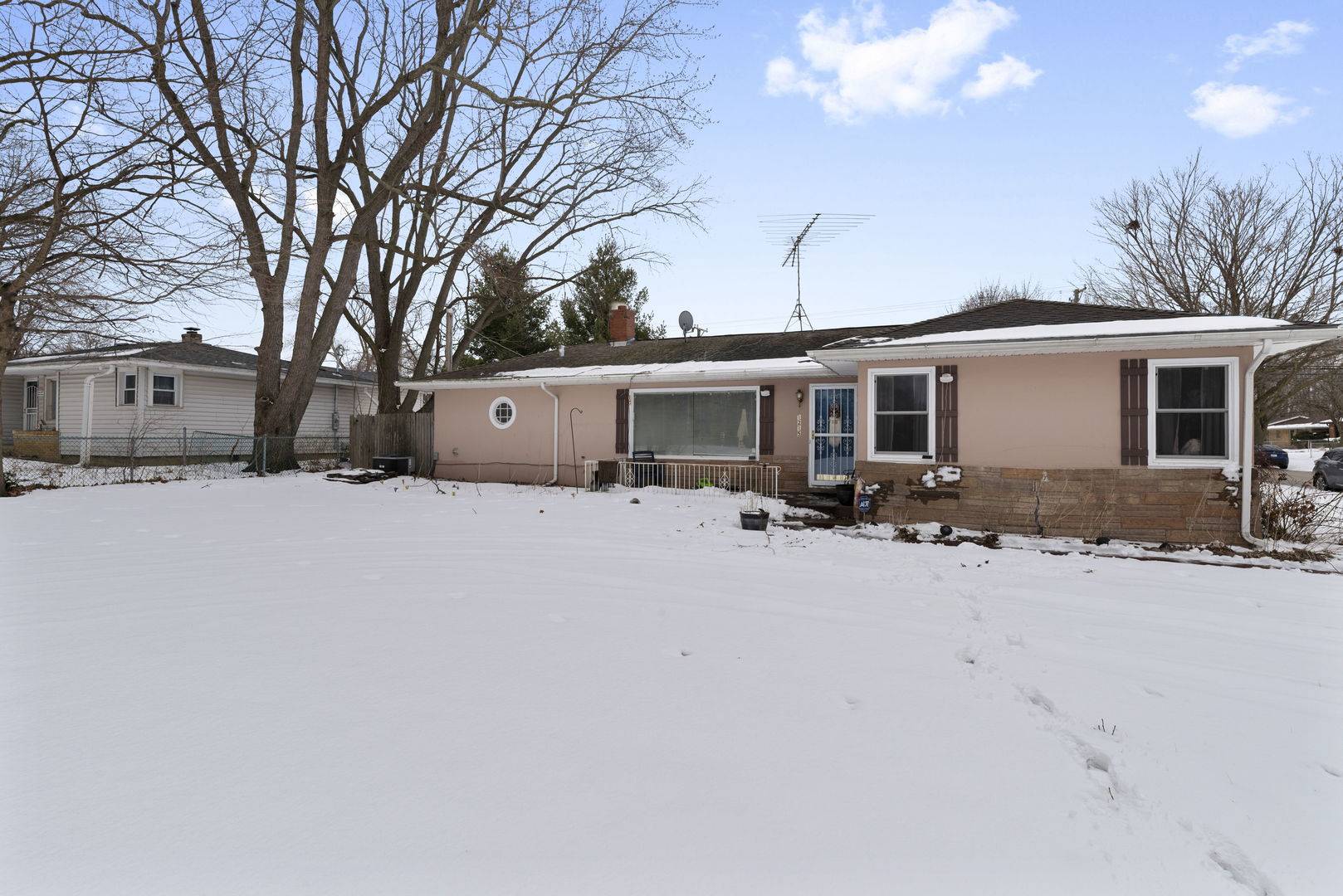 1215 Carmel BLVD, Zion, IL 60099