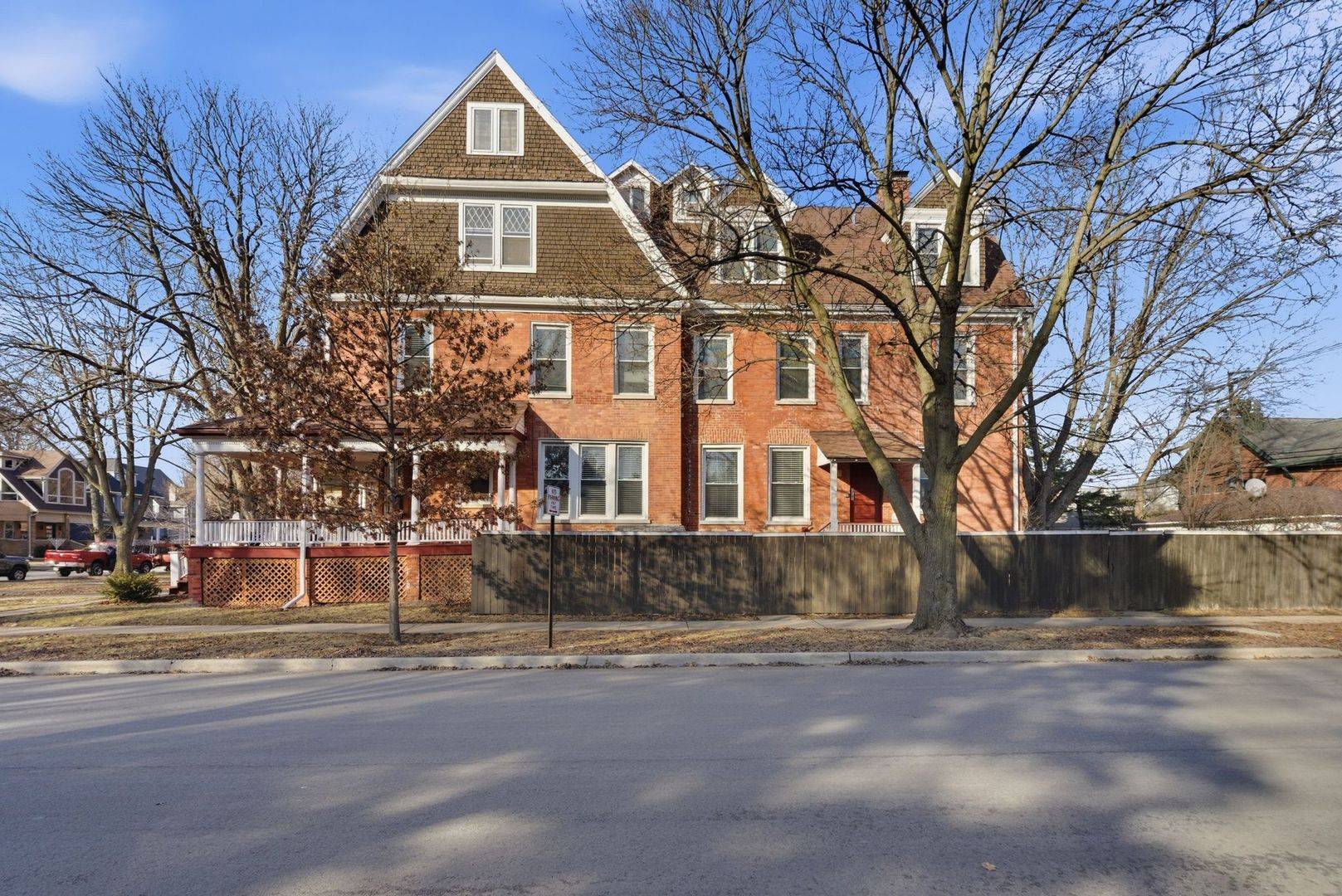 2001 Orrington AVE #2001, Evanston, IL 60201